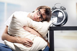 Քիչ քնելը մարդու վրա ազդում է ճիշտ այնպես, ինչպես գլխին հարված ստանալը