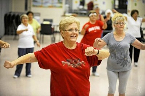 15 минут физической активности способны продлить пожилым людям жизнь
