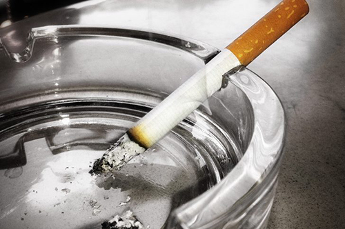 Курение препятствует заживлению переломов, показало исследование