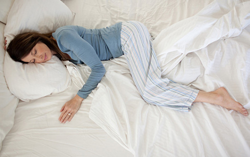 Люди не просто так высовывают одну ногу из-под одеяла во сне